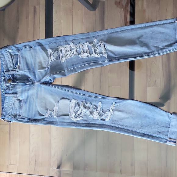 AEO light wash super soft cotton skinny jeans with rips - Picture 2 of 10